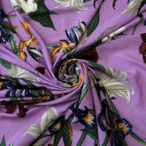 Tecido Viscose Estampada Floral Elegance Lilás Lurex • Conexão Tecidos