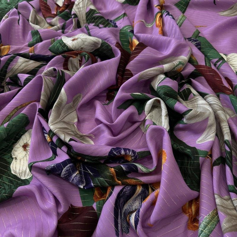 Tecido Viscose Estampada Floral Elegance Lilás Lurex • Conexão Tecidos