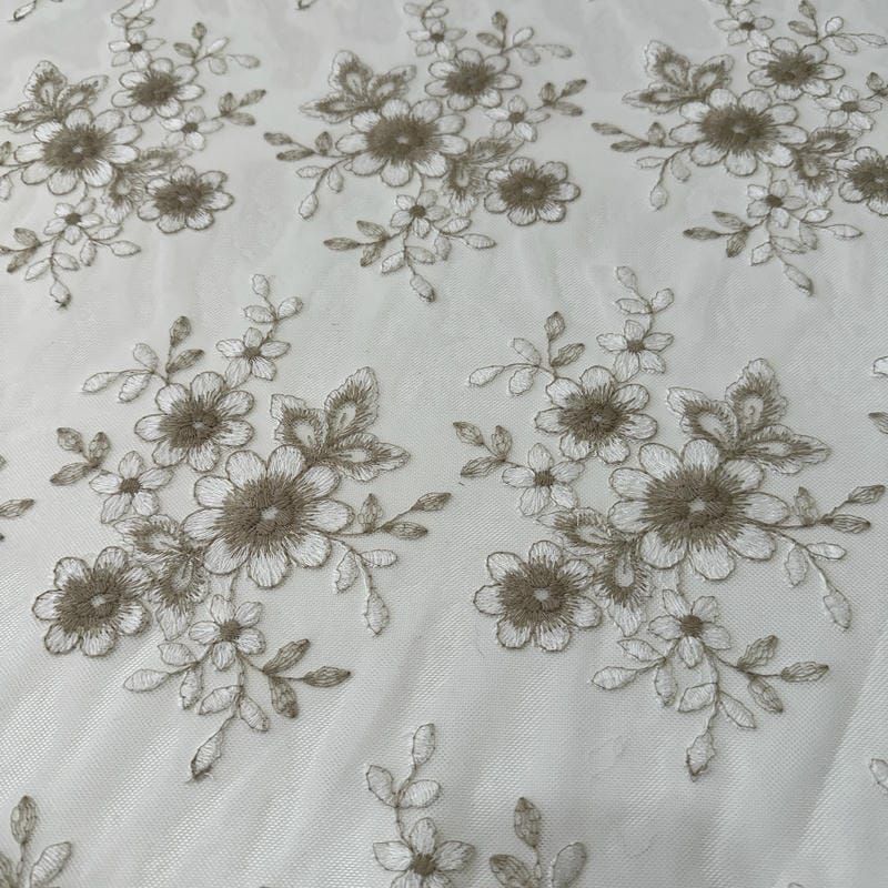 Tule Bordado Barrado Bordado Floral Fendi • Conexão Tecidos