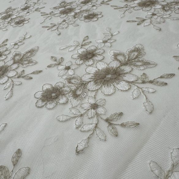 Tule Bordado Barrado Bordado Floral Fendi • Conexão Tecidos