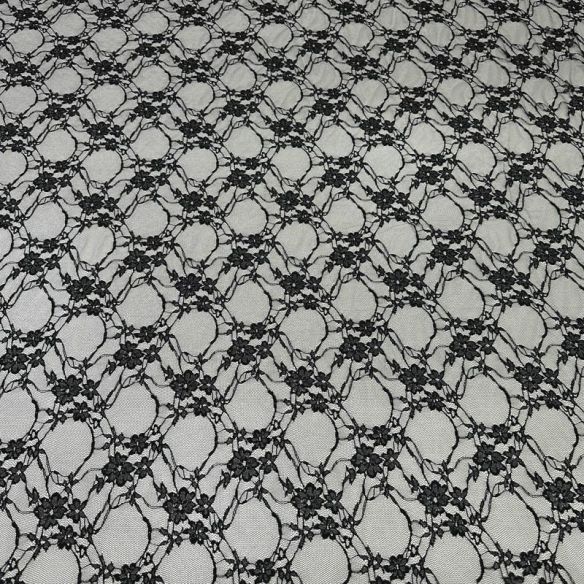 Tecido Renda Chantilly Arabesco Floral Preto • Conexão Tecidos