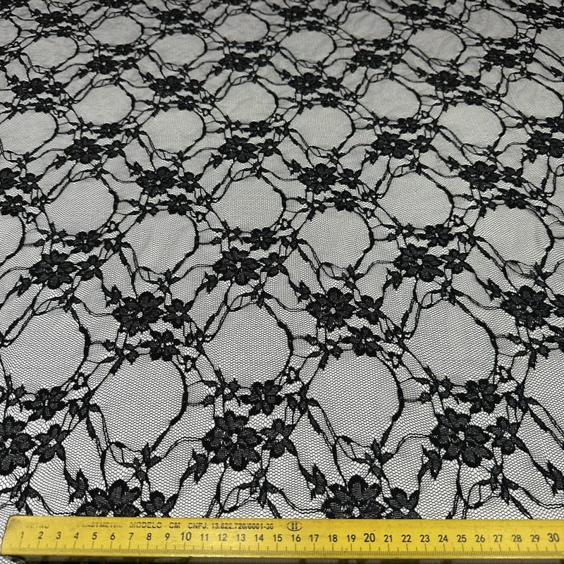 Tecido Renda Chantilly Arabesco Floral Preto • Conexão Tecidos