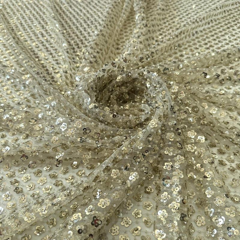 Tecido Paetê Floral Delicado Bege Dourado • Conexão Tecidos