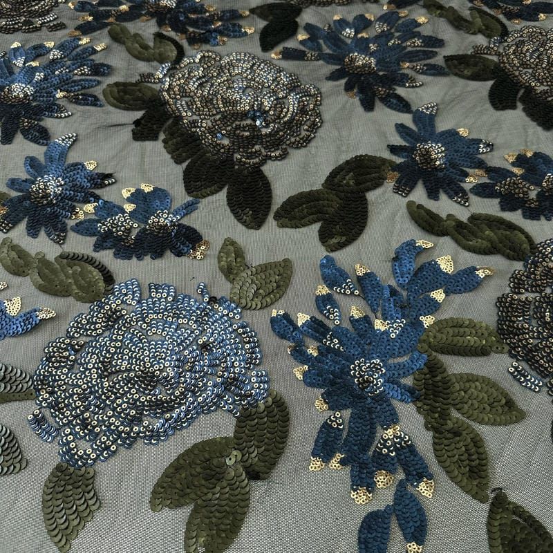Tecido Paetê Floral Rosas Azul e Verde • Conexão Tecidos