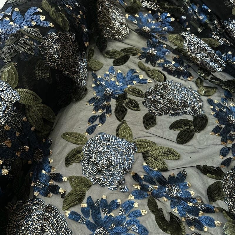 Tecido Paetê Floral Rosas Azul e Verde • Conexão Tecidos