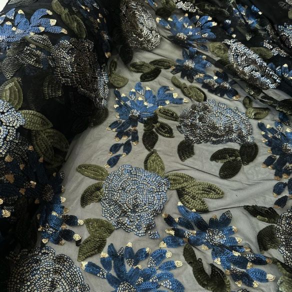 Tecido Paetê Floral Rosas Azul e Verde • Conexão Tecidos
