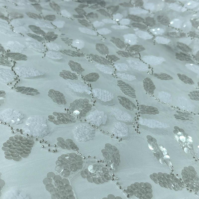 Tecido Tule Bordado Paetê e Pedrarias Luxury Off White • Conexão