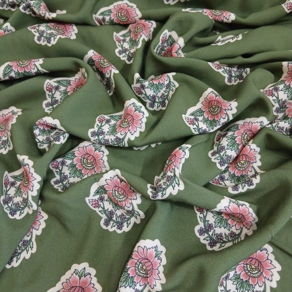 Tecido Viscose Estampada Medalhão Verde Oliva • Conexão Tecidos