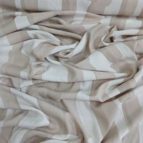 Tecido Viscose Estampada Listras Aquarela Bege • Conexão Tecidos