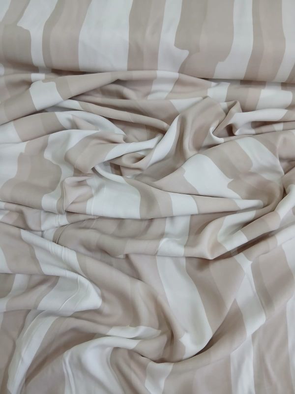 Tecido Viscose Estampada Listras Aquarela Bege • Conexão Tecidos