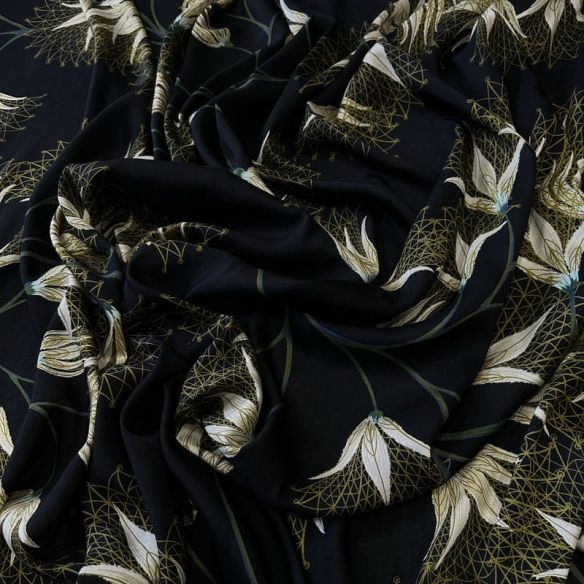 Tecido Voal de Viscose Floral Botânico Preto • Conexão Tecidos