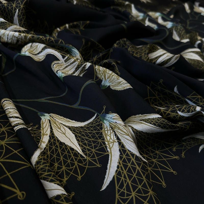 Tecido Voal de Viscose Floral Botânico Preto • Conexão Tecidos