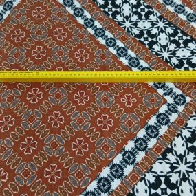 Tecido Viscose Estampada Geométrica Étnica Terracota • Conexão Tecidos 2