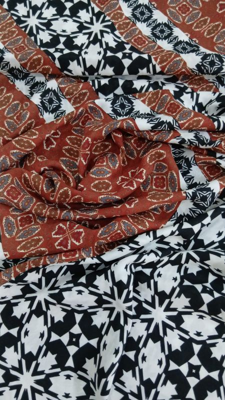 Tecido Viscose Estampada Geométrica Étnica Terracota • Conexão Tecidos