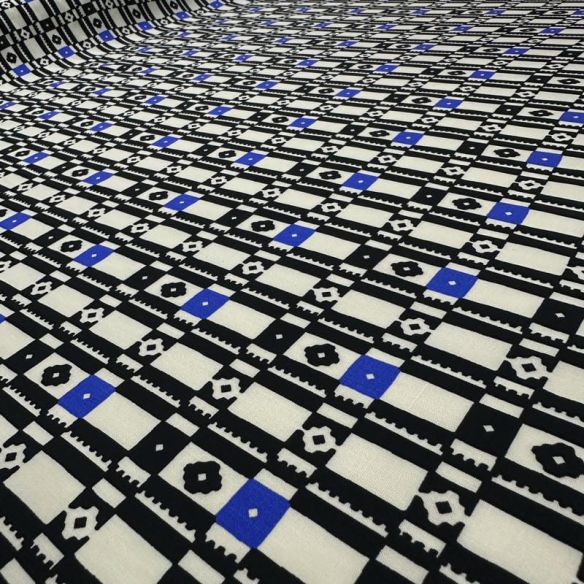 Tecido Viscose Estampada Geométrica Mosaico Preto e Azul • Conexão