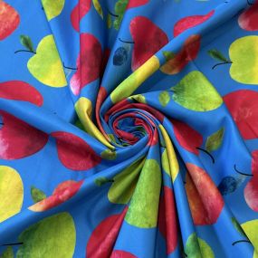 Tecido Tafetá Toque de Seda Estampado Maçãs Coloridas Azul • Conexão