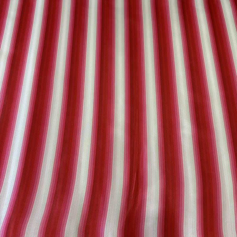 Tecido Tafetá Toque de Seda Listrado Vermelho e Pink • Conexão Tecidos
