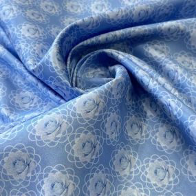 Tecido Tafetá Toque de Seda Floral Rosetas Azul Claro • Conexão 2
