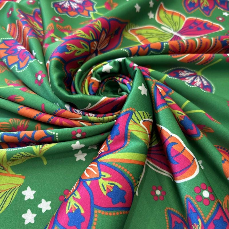 Tecido Sarja Acetinada Estampada Borboletas Tropical Verde • Conexão
