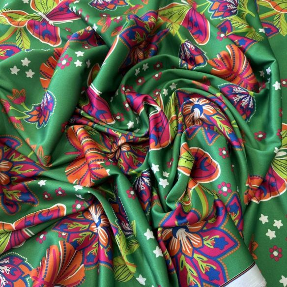 Tecido Sarja Acetinada Estampada Borboletas Tropical Verde • Conexão