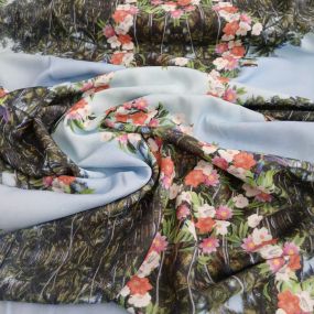 Tecido Viscose Estampada Coqueiros Azul Claro • Conexão Tecidos