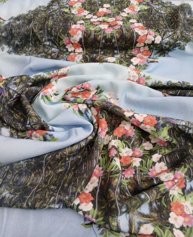 Tecido Viscose Estampada Coqueiros Azul Claro • Conexão Tecidos