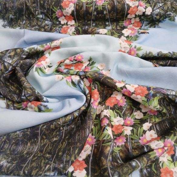 Tecido Viscose Estampada Coqueiros Azul Claro • Conexão Tecidos