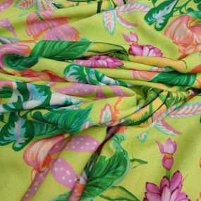 Tecido Viscose Estampada Tropical Verde Limão • Conexão Tecidos