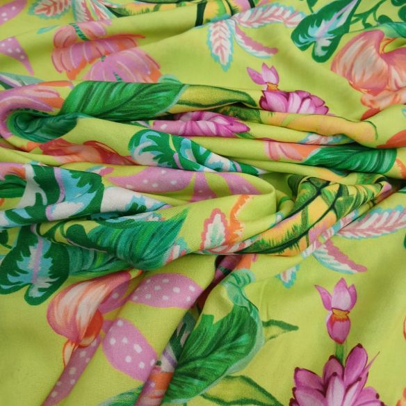 Tecido Viscose Estampada Tropical Verde Limão • Conexão Tecidos