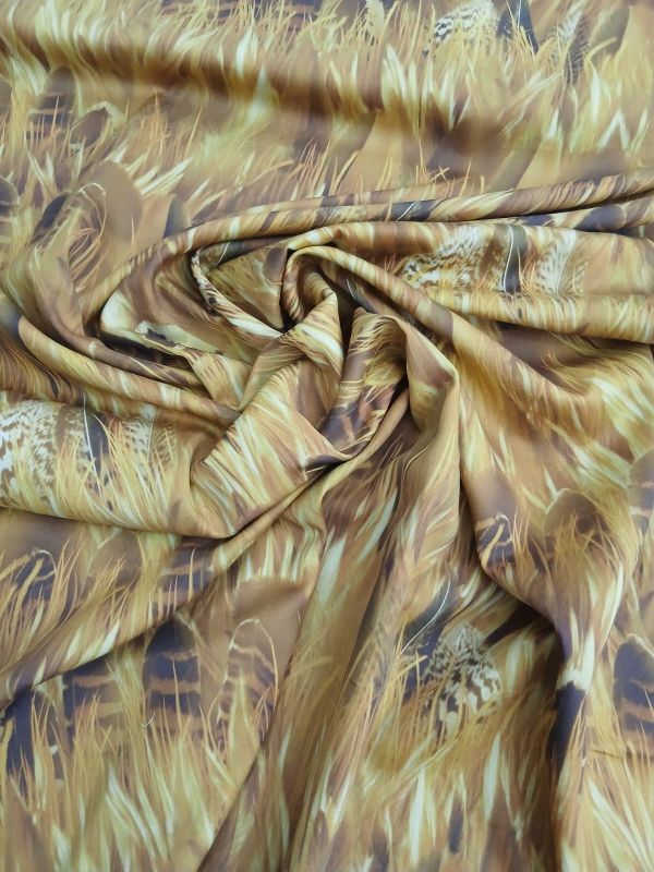 Tecido Viscose Estampada Penas Douradas • Conexão Tecidos