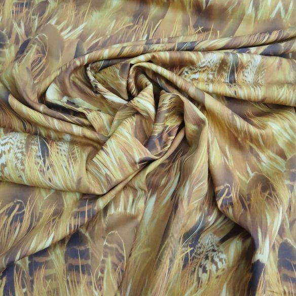 Tecido Viscose Estampada Penas Douradas • Conexão Tecidos