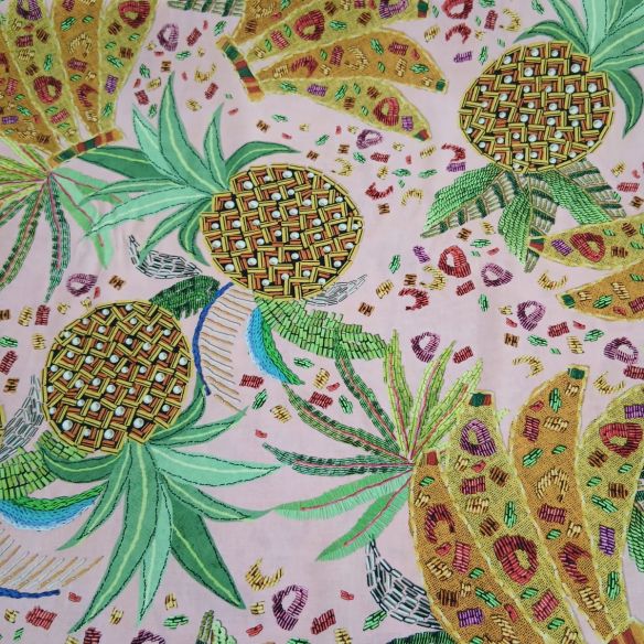 Tecido Viscose Estampada Tropical Abacaxi Rosa • Conexão Tecidos