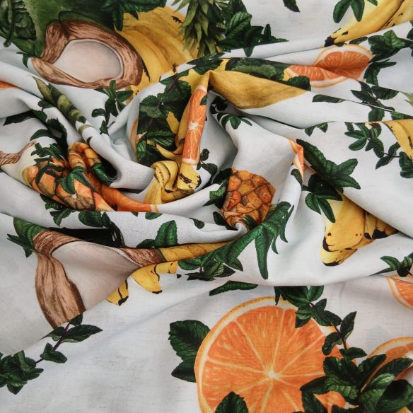 Tecido Viscose Estampada Frutas Tropicais Branco • Conexão Tecidos
