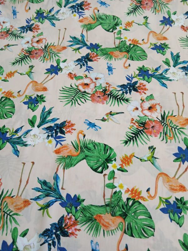 Tecido Viscose Estampada Tropical Flamingos Bege • Conexão Tecidos