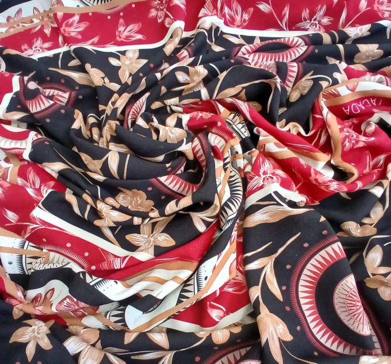 Tecido Viscose Estampada Lenço Floral Preto e Vermelho • Conexão