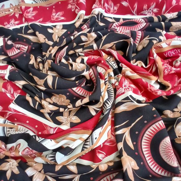 Tecido Viscose Estampada Lenço Floral Preto e Vermelho • Conexão
