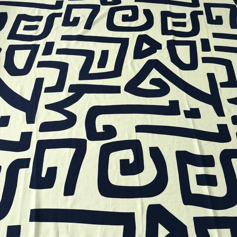 Tecido Viscolinho Estampado Grega Azul Marinho • Conexão Tecidos