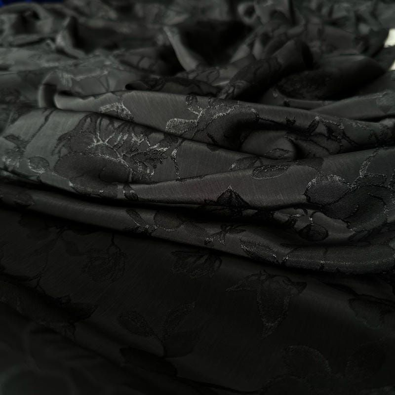 Tecido Jacquard Macio Floral Preto • Conexão Tecidos