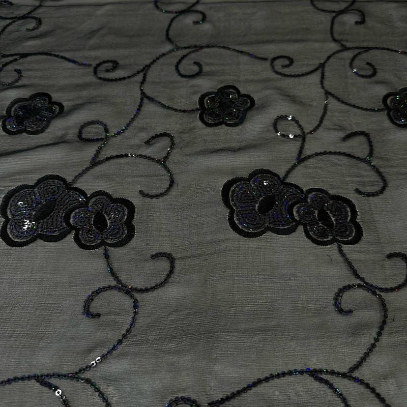 Tecido Musseline De Seda Bordada Floral Indiana Preto • Conexão