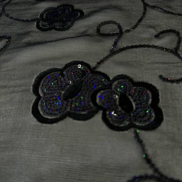 Tecido Musseline De Seda Bordada Floral Indiana Preto • Conexão