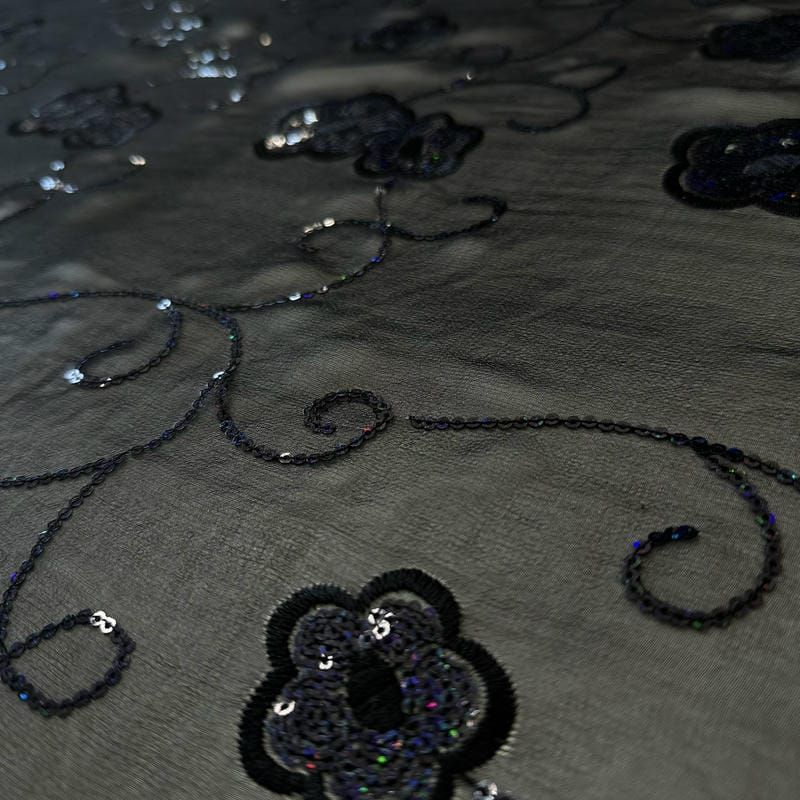 Tecido Musseline De Seda Bordada Floral Indiana Preto • Conexão