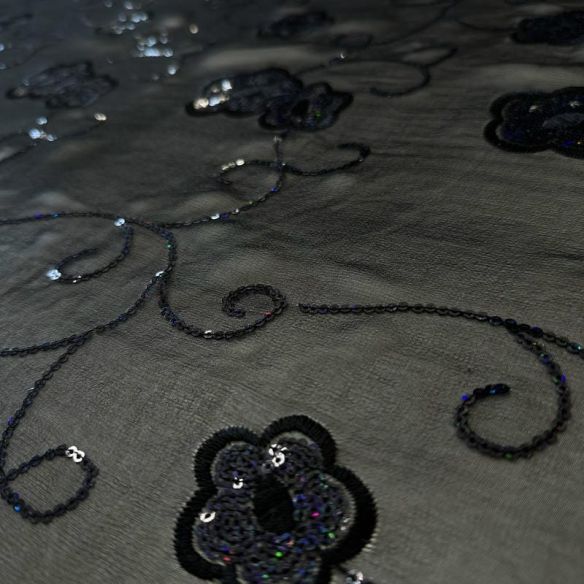 Tecido Musseline De Seda Bordada Floral Indiana Preto • Conexão