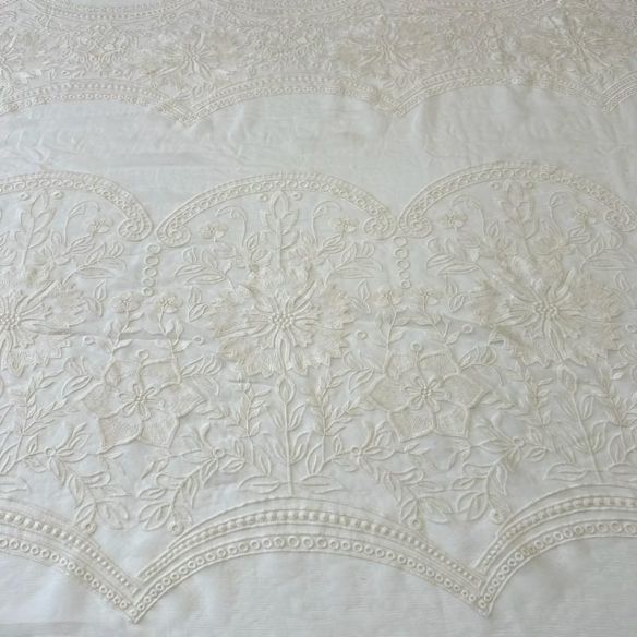 Tecido Chiffon De Seda Bordada Indiana Off White • Conexão Tecidos