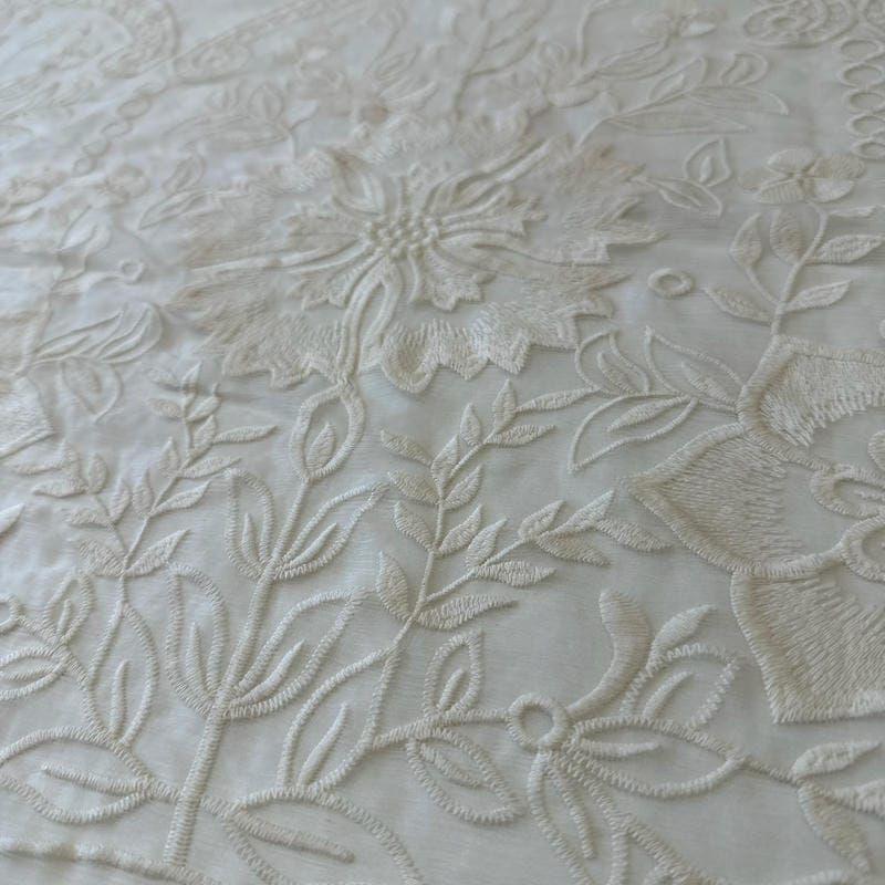 Tecido Chiffon De Seda Bordada Indiana Off White • Conexão Tecidos