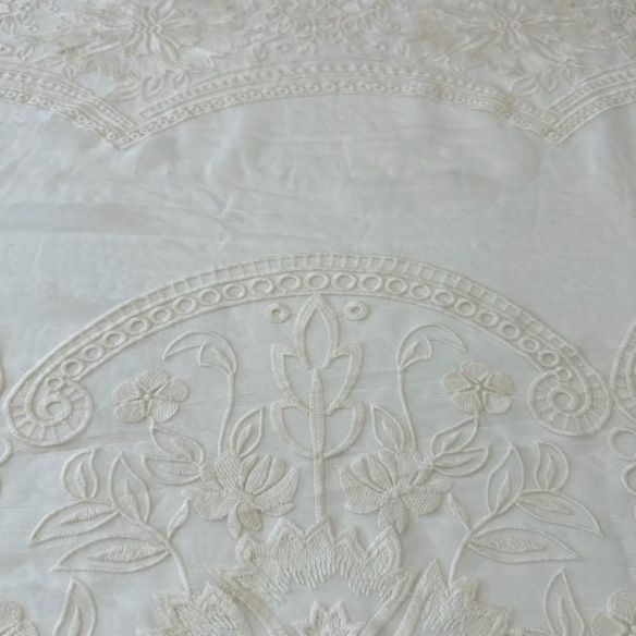 Tecido Chiffon De Seda Bordada Indiana Off White • Conexão Tecidos