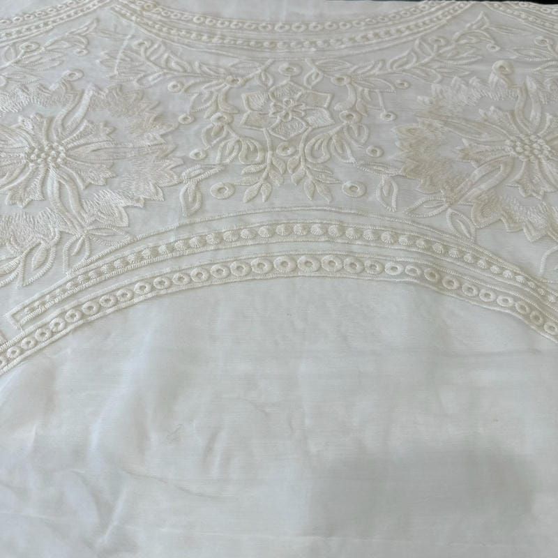 Tecido Chiffon De Seda Bordada Indiana Off White • Conexão Tecidos