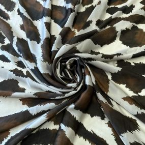 Tecido Cetim de Seda Italiano Estampado Cow Print Marrom • Conexão