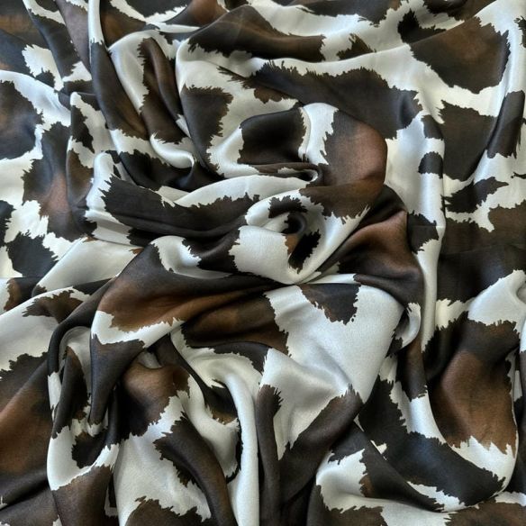 Tecido Cetim de Seda Italiano Estampado Cow Print Marrom • Conexão