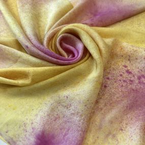 Tecido Palha De Seda Estampada Tie Dye Amarelo e Fúcsia • Conexão 2