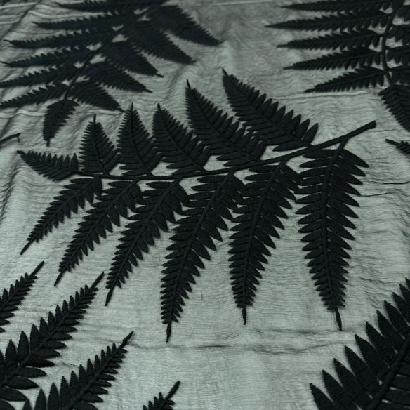 Tecido Chiffon De Seda Bordada Indiana Preto • Conexão Tecidos